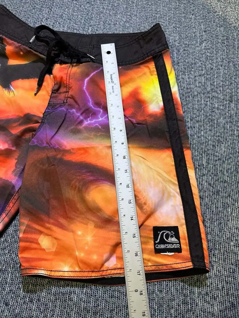 Quiksilver Oasis Eagle Graphic Board Shorts